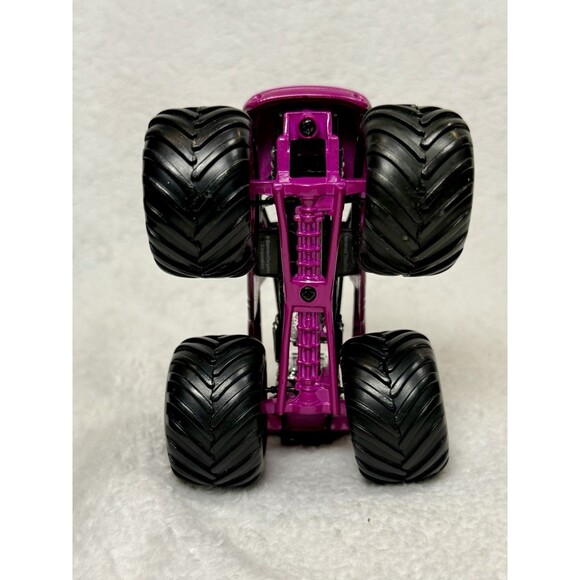 Muscle Machines Creature Of The Black Lagoon Dodge Monster Patrol 1:64 Scale - Picture 6 of 6